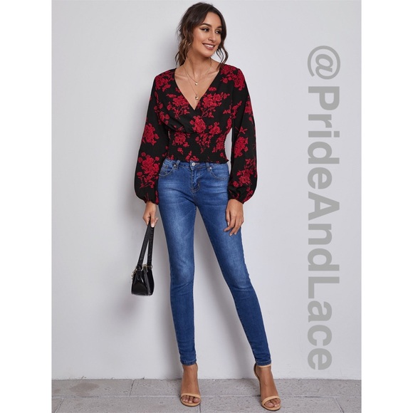 LAST 1️⃣ 🤍Red/Black Surplice Neck Shirred Floral Top - Picture 2 of 7
